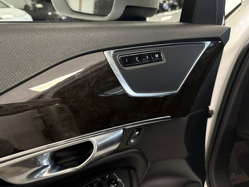 Used 2018 Volvo XC90 T6 Momentum w/ Convenience Package image 34