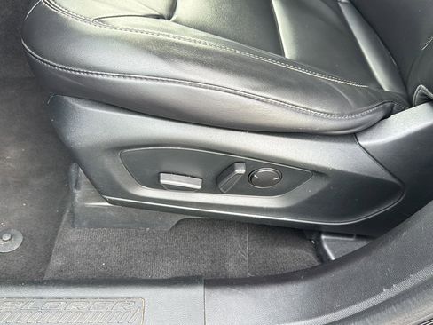 Used 2022 Ford Explorer XLT w/ Equipment Group 202A image 28