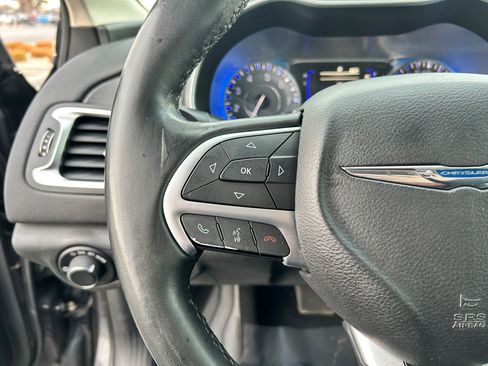 Used 2015 Chrysler 200 Limited w/ Convenience Group image 14