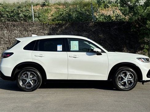 Certified 2023 Honda HR-V EX-L image 3