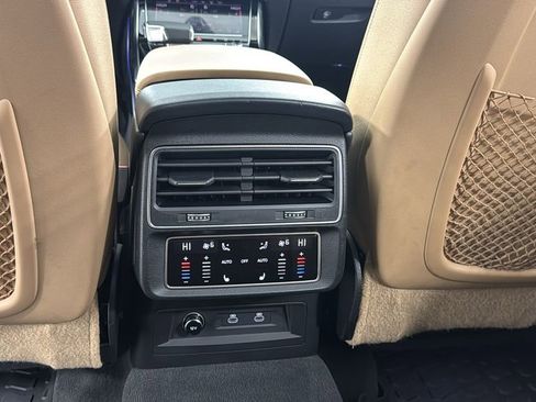 Used 2023 Audi Q8 Prestige image 39