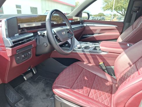 Used 2025 Cadillac Escalade Sport w/ LPO, ONYX Package image 15