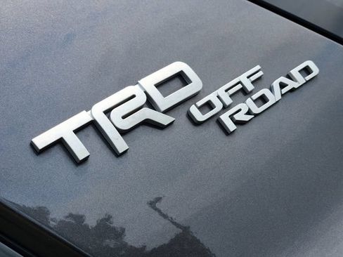 Used 2020 Toyota 4Runner TRD Off-Road Premium w/ Moonroof Package AWD/4WD image 18