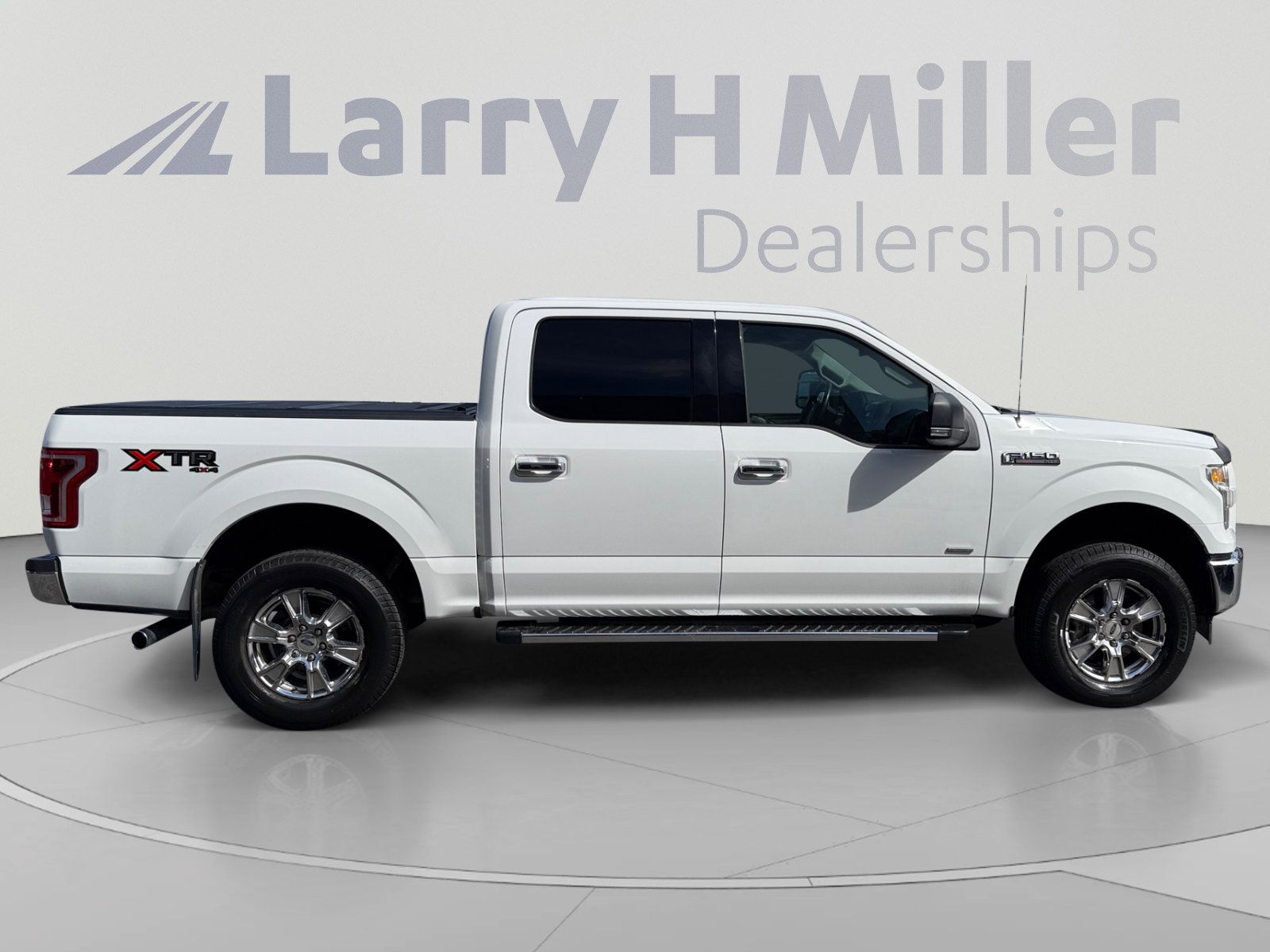 Used 2017 Ford F150 XLT w/ Equipment Group 301A Mid AWD/4WD image 6