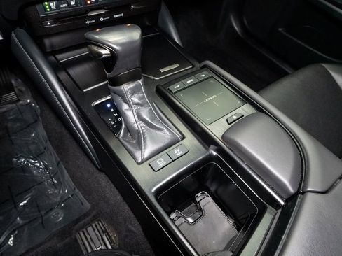 Used 2020 Lexus ES 300h w/ Premium Package image 19