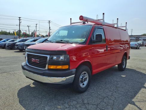 Used 2020 GMC Savana 3500 w/ Driver Convenience Package image 3