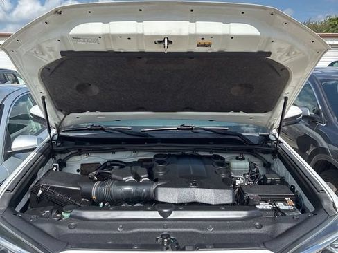 Used 2021 Toyota 4Runner SR5 Premium w/ Moonroof Package AWD/4WD image 10