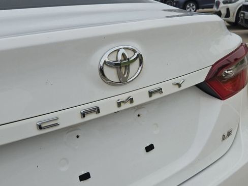Used 2022 Toyota Camry LE FWD image 11