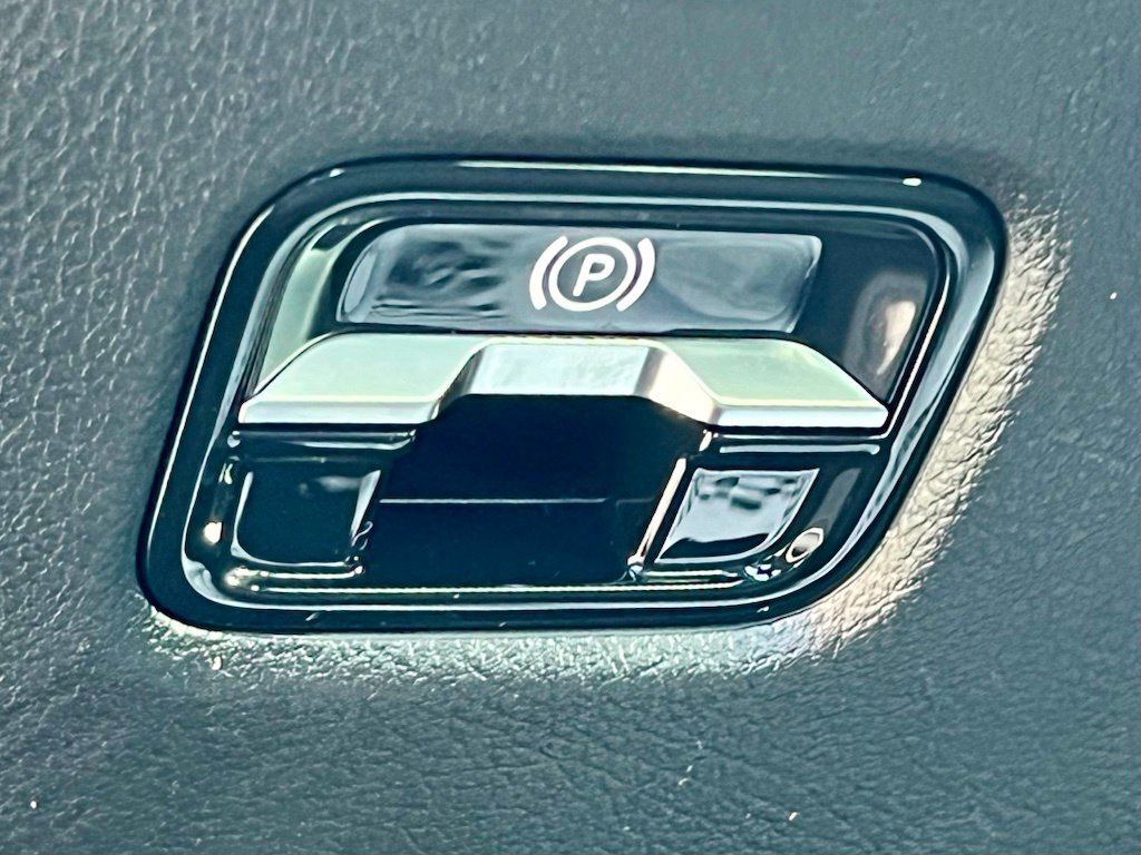 Certified 2022 Mercedes-Benz C 300 4MATIC Sedan image 33