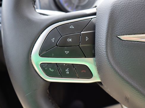 Used 2023 Chrysler 300 Touring L image 16