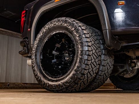 Used 2024 GMC Sierra 3500 Denali w/ Denali Reserve Package image 17