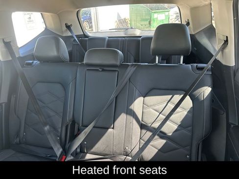 Used 2025 Volkswagen Atlas SE image 18