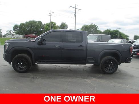 Used 2024 GMC Sierra 2500 AT4 w/ AT4 Premium Plus Package AWD/4WD image 11