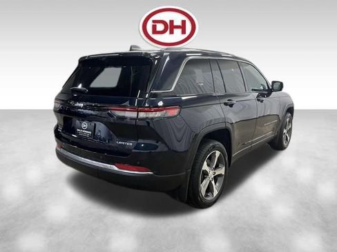 Used 2023 Jeep Grand Cherokee Limited w/ Luxury Tech Group II image 12