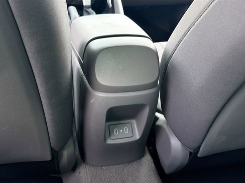 Used 2024 Hyundai Elantra SEL FWD image 23