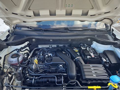 Certified 2022 Volkswagen Taos SEL image 34