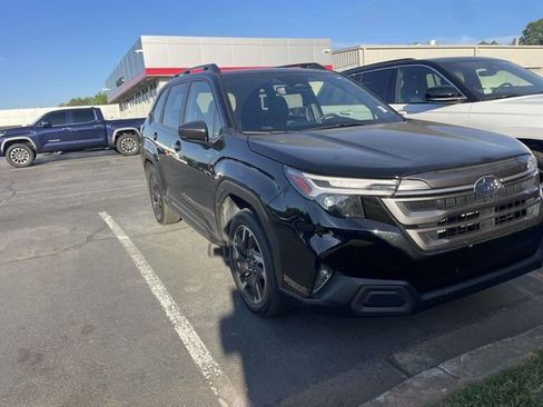 Used 2025 Subaru Forester Limited image 1
