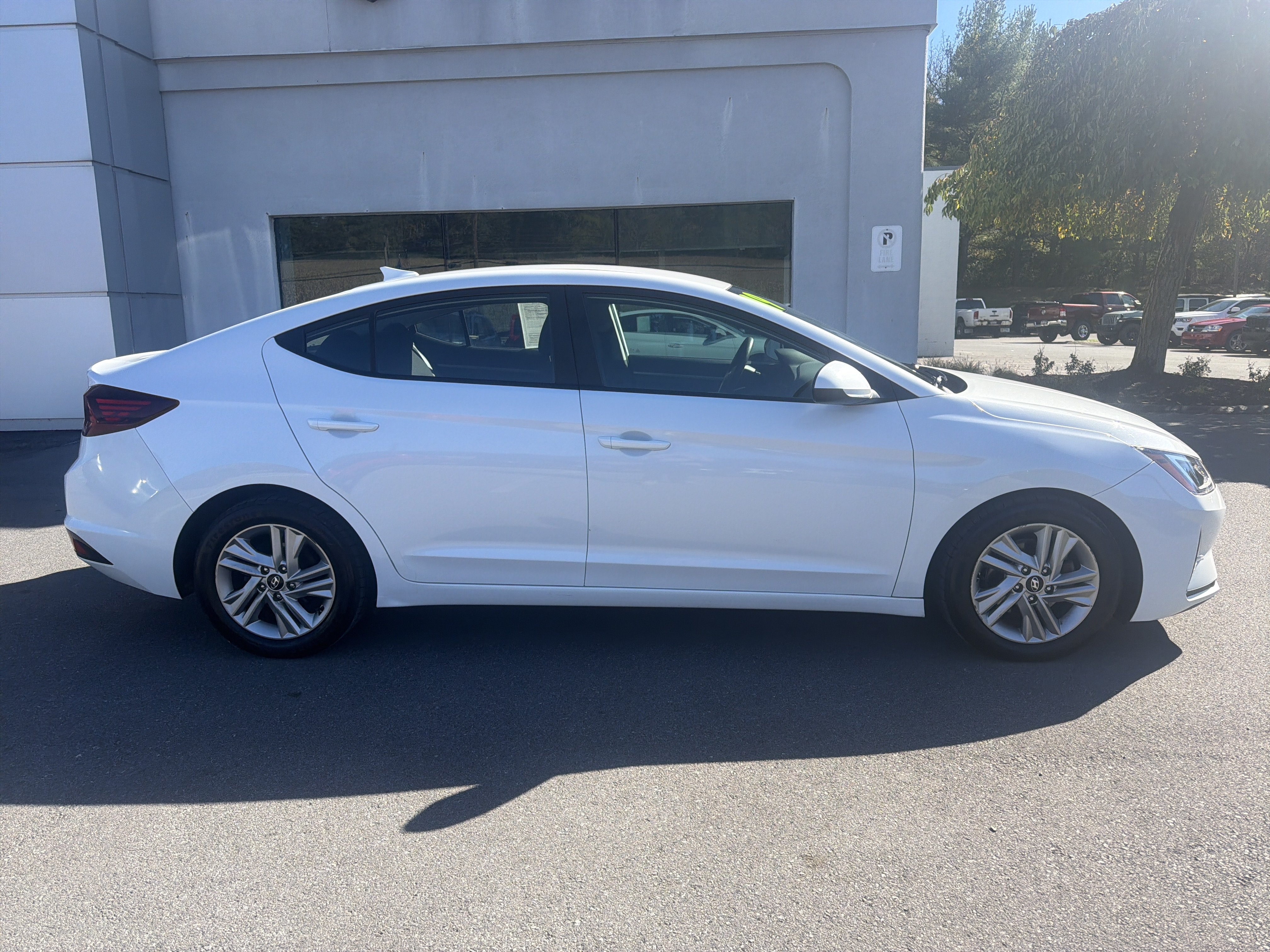 Used 2019 Hyundai Elantra SEL w/ Cargo Package FWD image 2