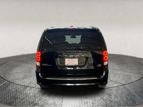 Used 2019 Dodge Grand Caravan SXT image 7