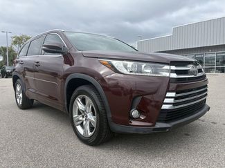 Used 2018 Toyota Highlander FWD V6 video 1