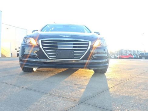 Used 2015 Hyundai Genesis 3.8 w/ Option Group 03 image 2
