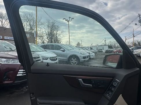 Used 2013 Mercedes-Benz GLK 350 GLK 350 4MATIC Sport Utility 4 image 9