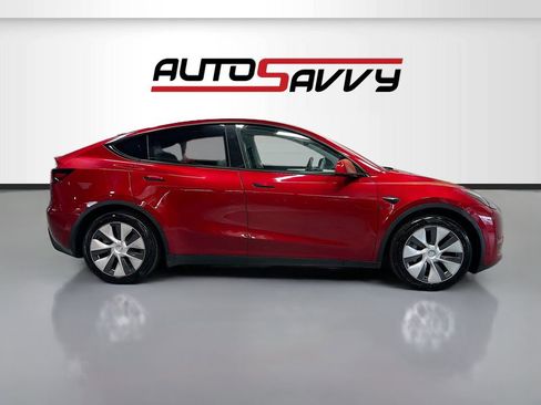 Used 2024 Tesla Model Y Long Range AWD/4WD image 8