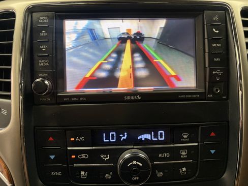 Used 2012 Jeep Grand Cherokee Overland AWD/4WD image 11