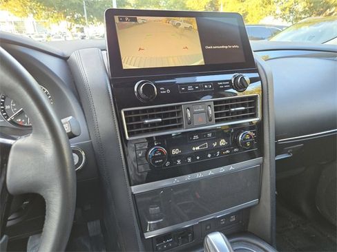 Used 2023 Nissan Armada SV image 18