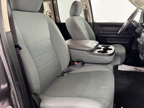 Used 2018 RAM 1500 Express AWD/4WD image 29