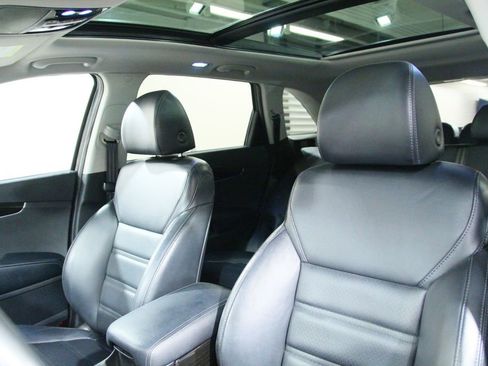 Used 2019 Kia Sorento EX AWD/4WD image 6
