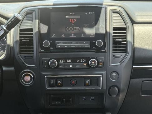 Used 2024 Nissan Titan SV w/ SV Convenience Package RWD image 17