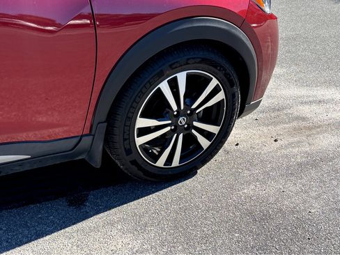 Used 2020 Nissan Kicks SR w/ SR Premium Package image 20