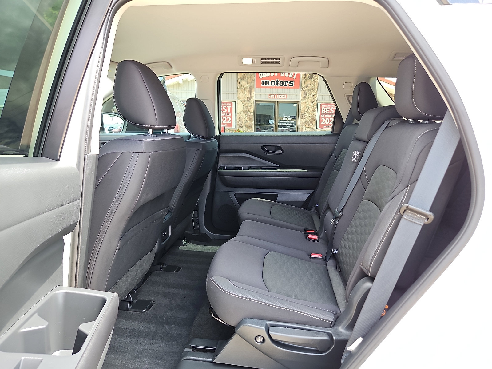 Used 2024 Nissan Pathfinder SV FWD image 9