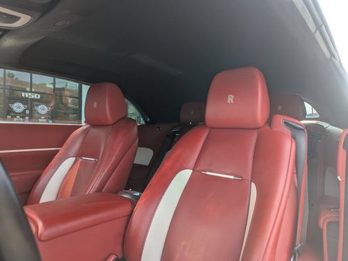 Used 2018 Rolls-Royce Dawn RWD image 43