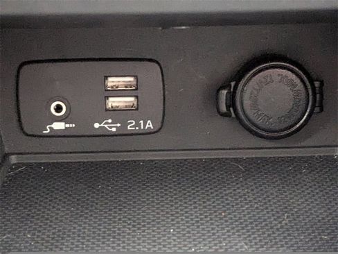 Used 2022 Subaru Crosstrek 2.5i Sport w/ Moonroof Package image 23