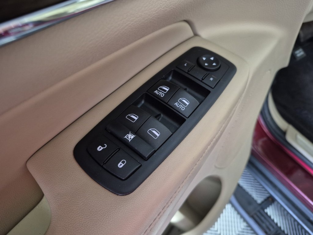 Used 2017 Jeep Grand Cherokee Limited w/ Luxury Group II AWD/4WD image 7