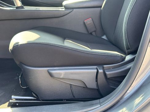 Used 2025 Nissan Sentra SV image 21