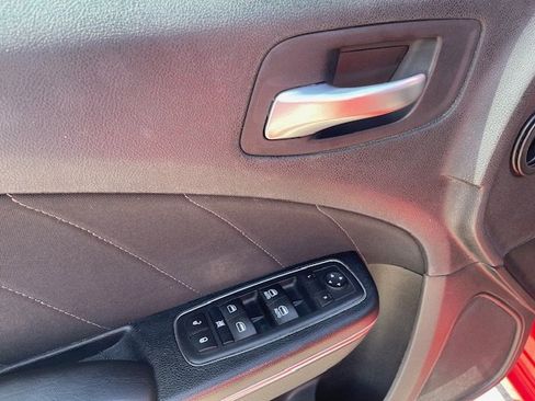 Used 2016 Dodge Charger R/T image 9