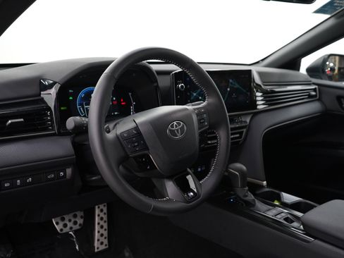Used 2025 Toyota Camry SE AWD/4WD image 23