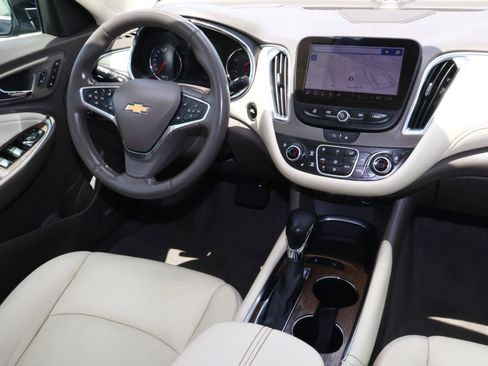 Used 2024 Chevrolet Malibu LT FWD image 9