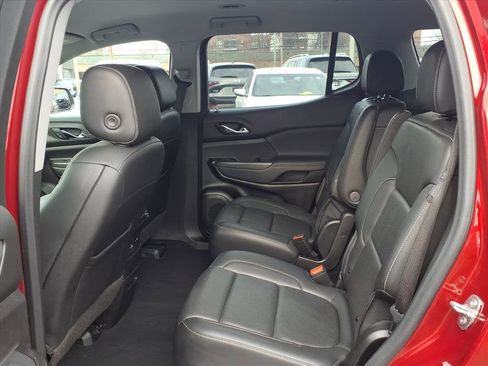 Used 2023 GMC Acadia SLT image 16