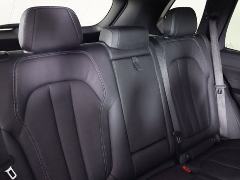 Used 2022 BMW X5 xDrive40i w/ M Sport Package image 37