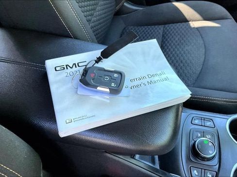 Used 2021 GMC Terrain SLE w/ Driver Convenience Package AWD/4WD image 10