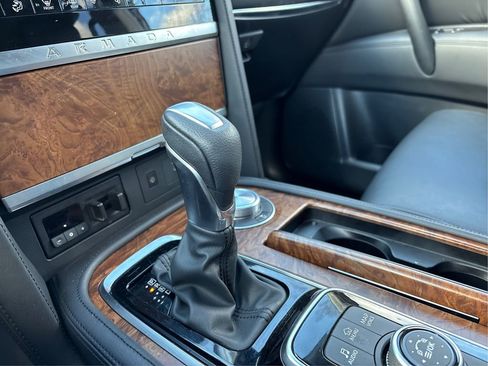 Used 2024 Nissan Armada SL image 26