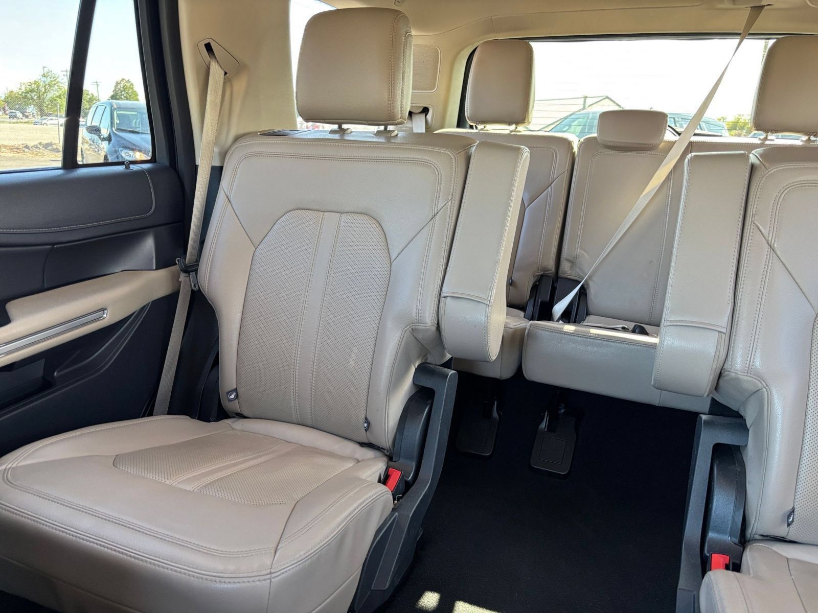 Used 2024 Ford Expedition Limited AWD/4WD image 43