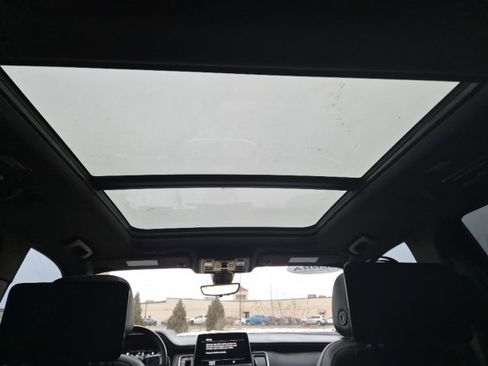 Used 2021 Chevrolet Suburban Premier w/ Premium Package image 32