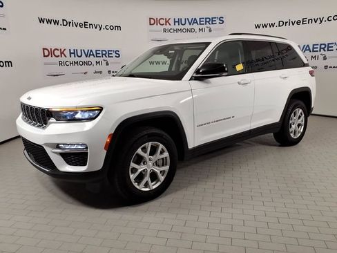 Used 2023 Jeep Grand Cherokee Limited AWD/4WD image 1