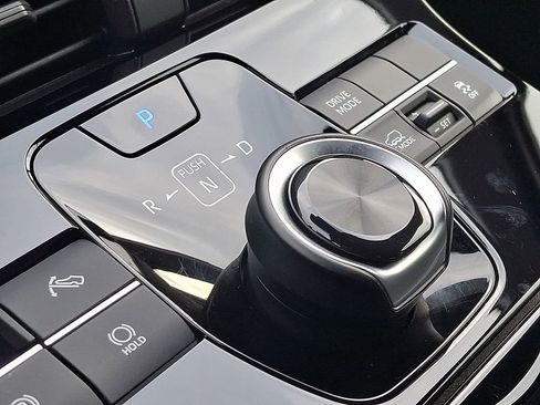 Used 2024 Subaru Solterra Premium image 15