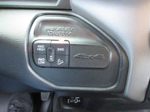 Used 2019 RAM 2500 Big Horn AWD/4WD image 31